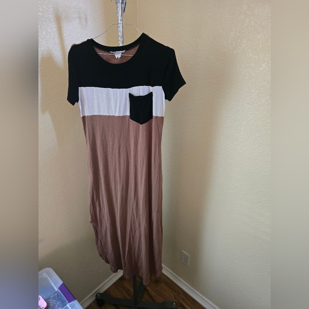 Stilettos Maxi Short Sleeve Dress With Pocket